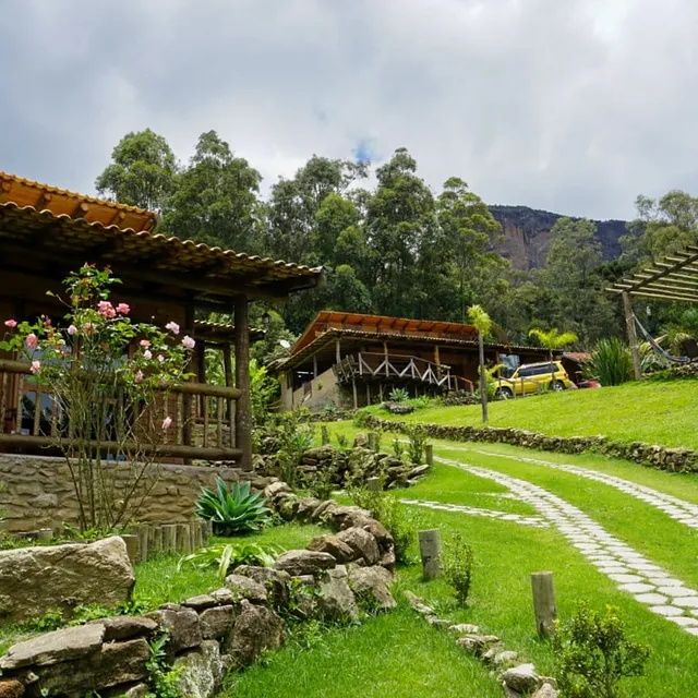 CASA CHALÉ - SÃO BENTO SAPUCAI