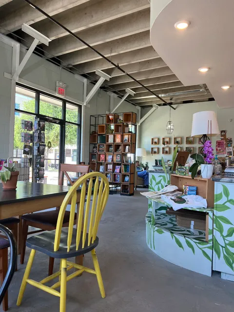 Leaves Book and Tea Shop