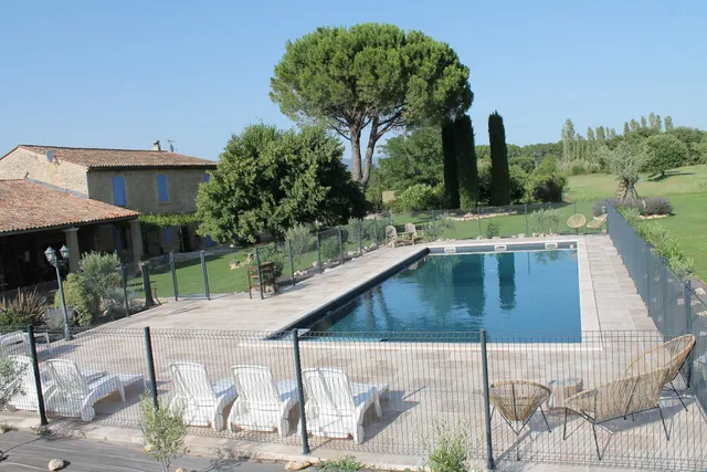 Les Gîtes du Mas Provençal – Gîtes avec piscine à Mallemort (Provence)