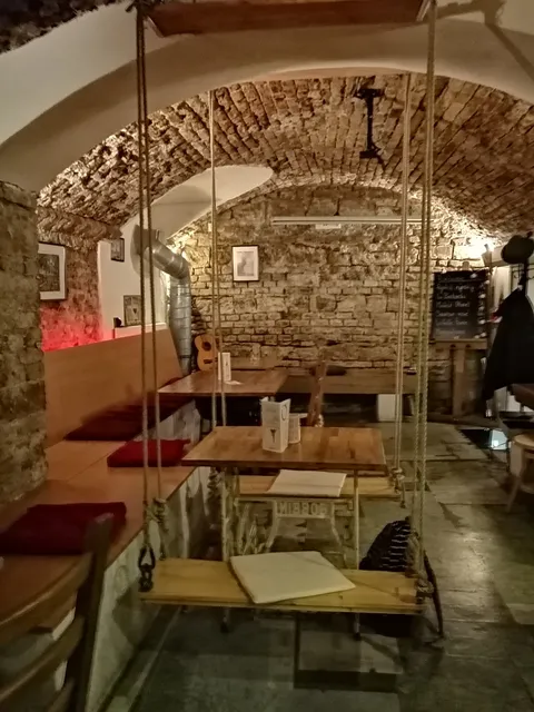 Přátelé Wine Friends - vinárna, vinný bar, vinotéka