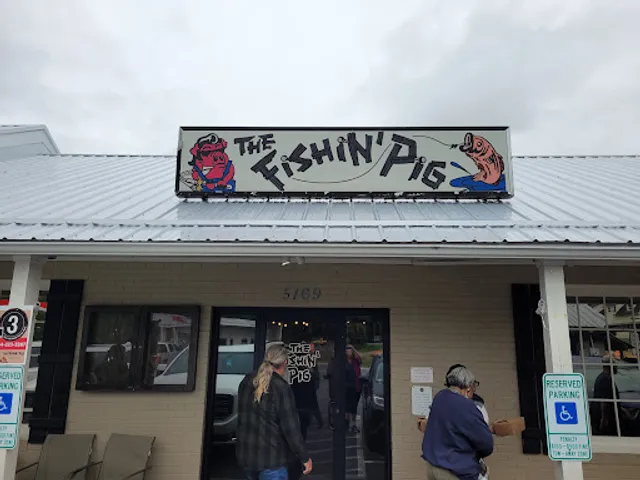 The Fishin' Pig