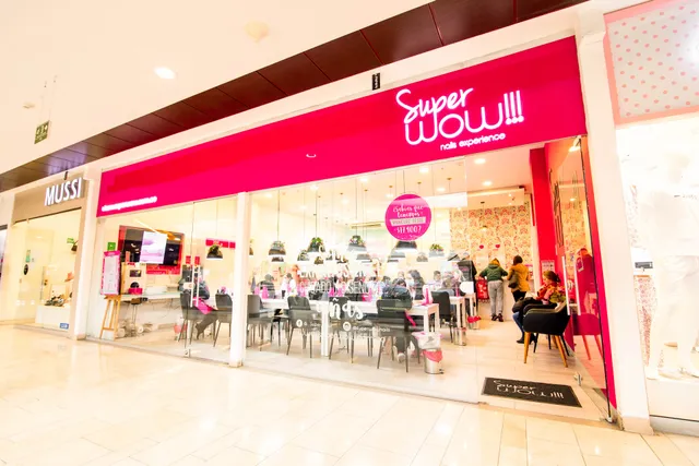 Super Wow C.C. Salitre Plaza - Spa de uñas