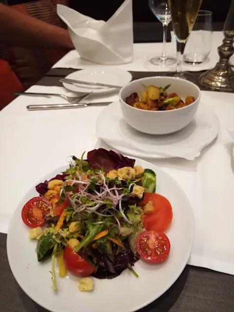 HoZo Bar Bistro Restaurant