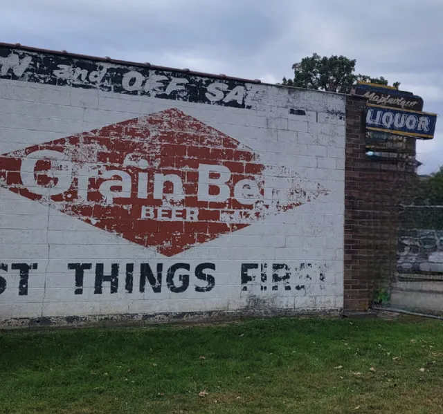 Mapleview Lounge & Bottle Shop