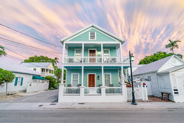 Lighthouse Suites Collection Key West