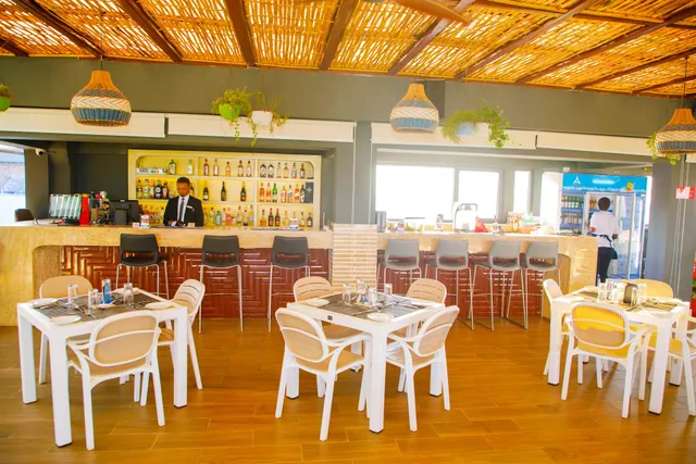 Terminal 3 Restaurant (Best Western Roof Top)