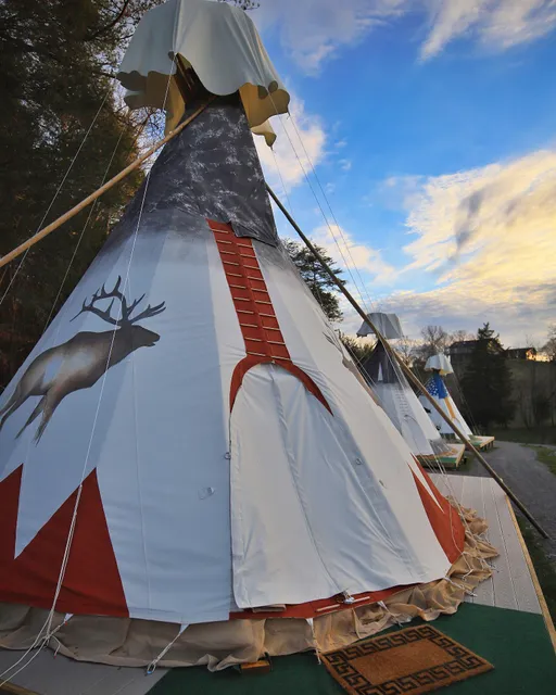 Smoky Hollow Outdoor Resort