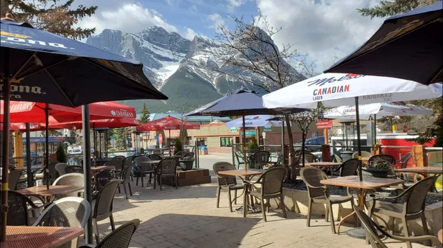 The Wood Restaurant & Lounge