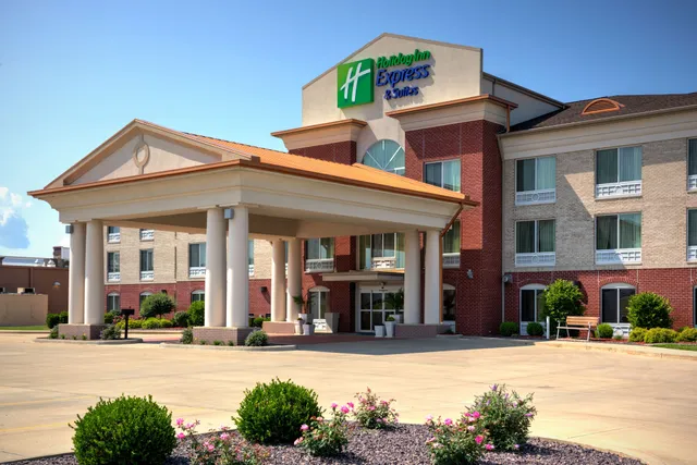 Holiday Inn Express & Suites Vandalia by IHG