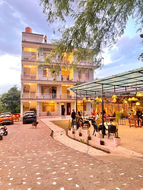 TLO (The Life Outdoor) , Bir