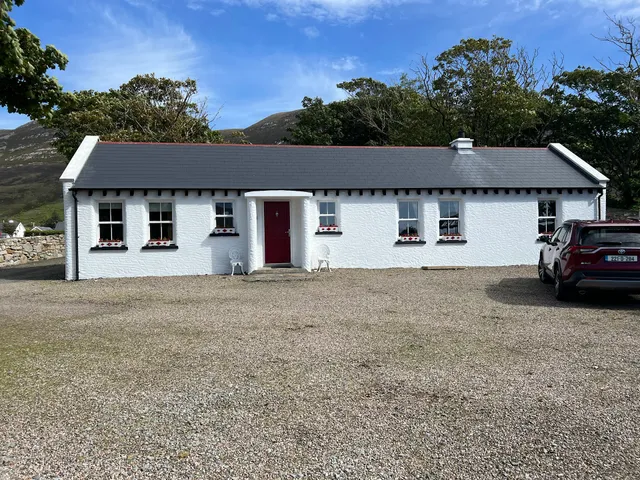 Mia's Traditional Holiday Cottage