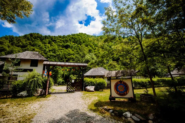 Frații Jderi Utopia Verde