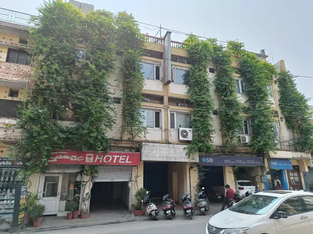 Samrat Hotel