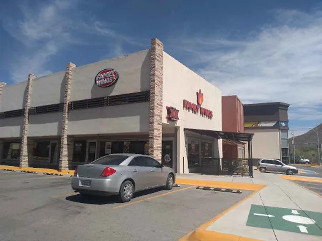 FAMILY WINGS PLAZA LOS POTREROS