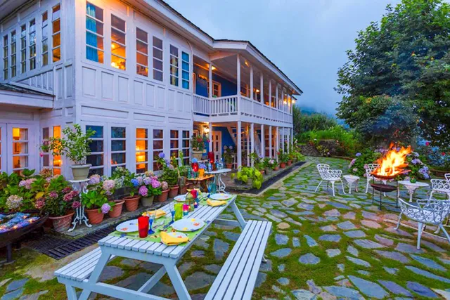 StayVista at Violet Hill - Mashobra | 3 BHK Premium Villa