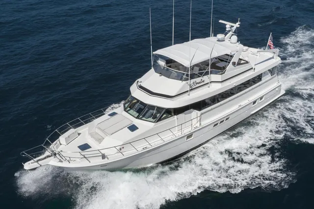 Oceanus Yacht Charter
