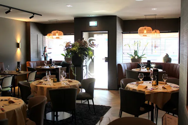 Rose Garden Asian Bistro & Sushi