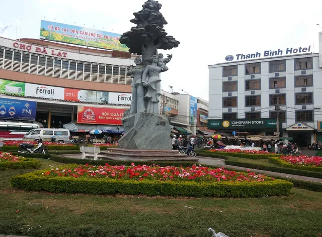 KHÁCH SẠN THANH LONG