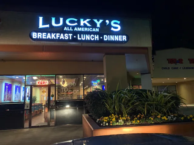 Lucky's Restaurant & Bar