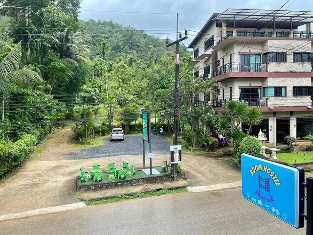 Boom Hostel Khao sok