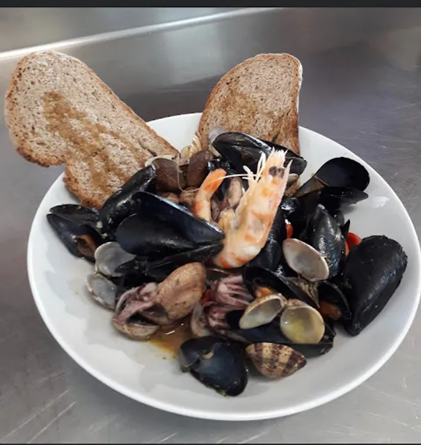 Luigi’s Bar & Food