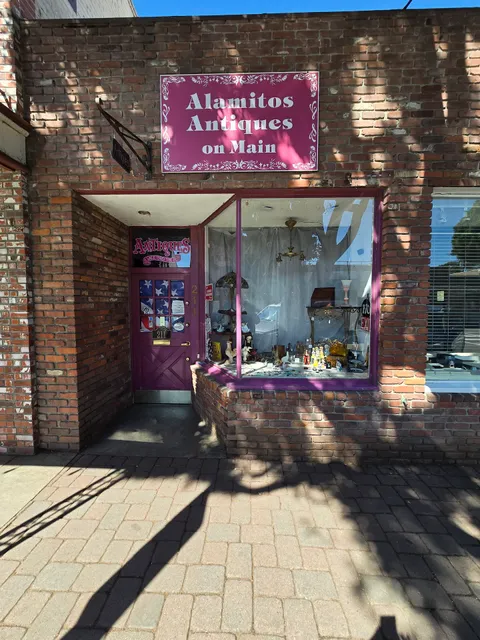 Alamitos Antiques