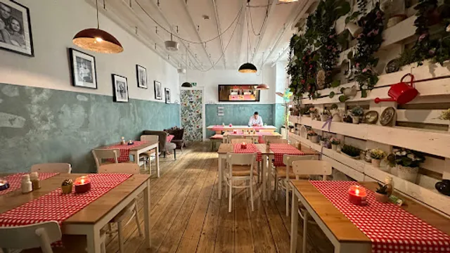 Coffee & Bagel House