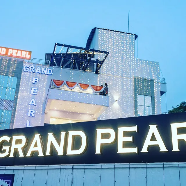 OYO Grand Pearl Hotel & Banquet