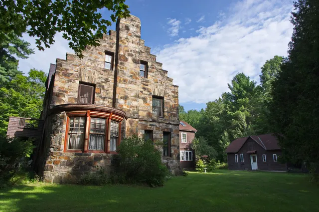 Stoneleigh Bed & Breakfast