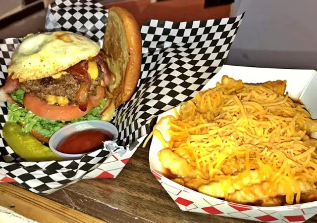 The District Pub & Kitchen