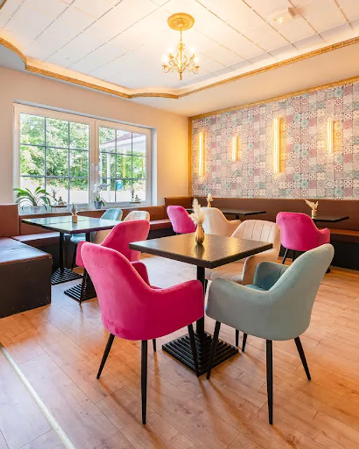 چێشتخانەی قە ڵا هامبورج- E l Kalaa Restaurants Hamburg- مطعم القلعة هامبورج