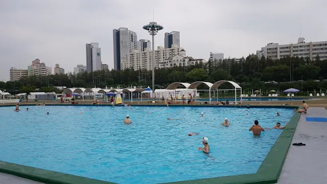 Jamwon Outdoor Swimming Pool