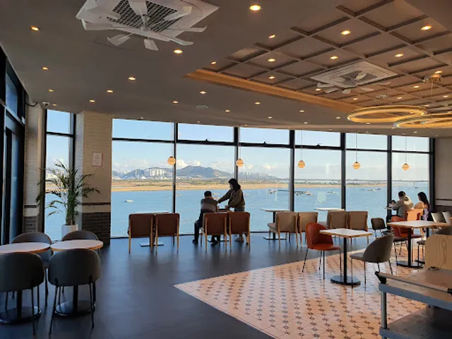 투썸플레이스 명지강변점