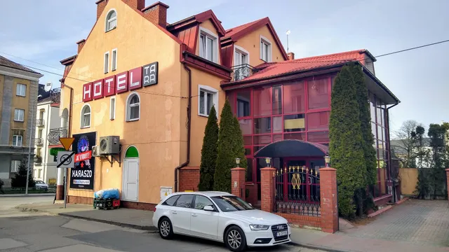 Hotel "TARA"
