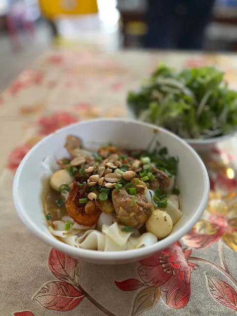 Quán Mì Quảng Bà Năm