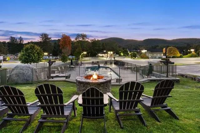 Super 8 by Wyndham Lake George/Downtown