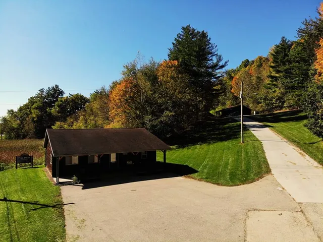 Pine Point Lodge LLC