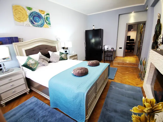 Crystal Central Apartment