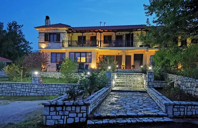 Hostel lake plastira