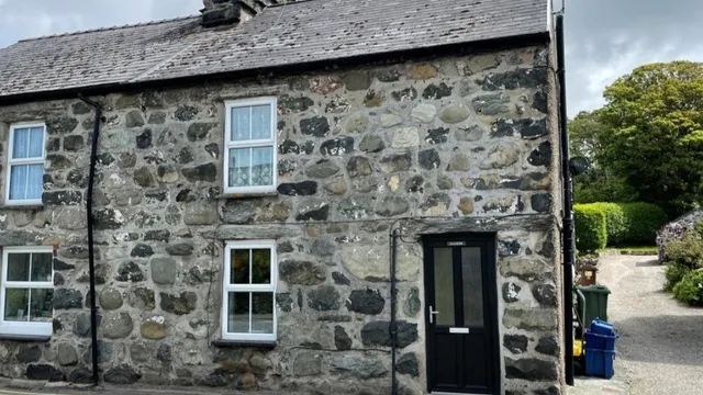 Glasfor Cottage