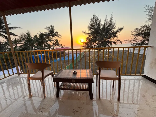 Sea Royal Cafe and rooms