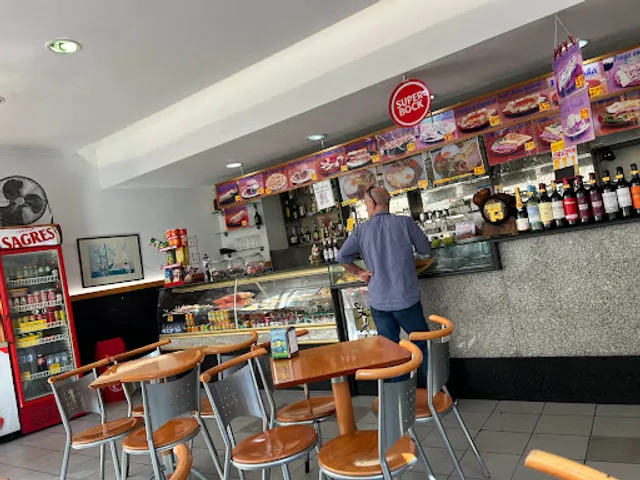 Cafeteria Golden Ice