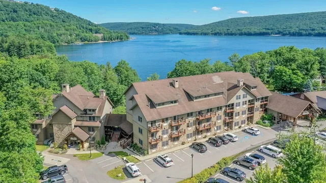 Suites at Silver Tree