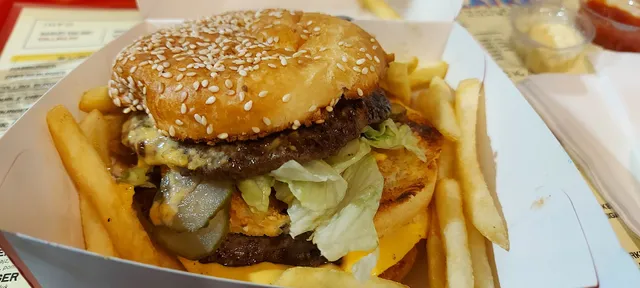 Collina Burgers & Pancakes