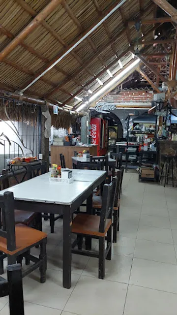 Mariscos La Escondida