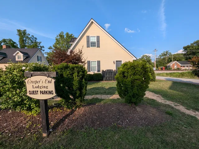 Creeper’s End Lodging