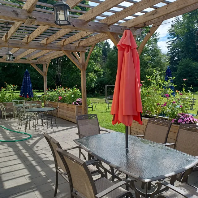 The Arlington Inn & Tavern