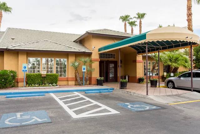 Diamond Sands Apartments