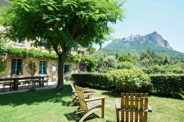 Le Presbytère de Bugarach | Chambre et table d'Hôte en pays cathare