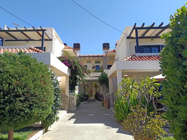 Julies Apartments and Studios